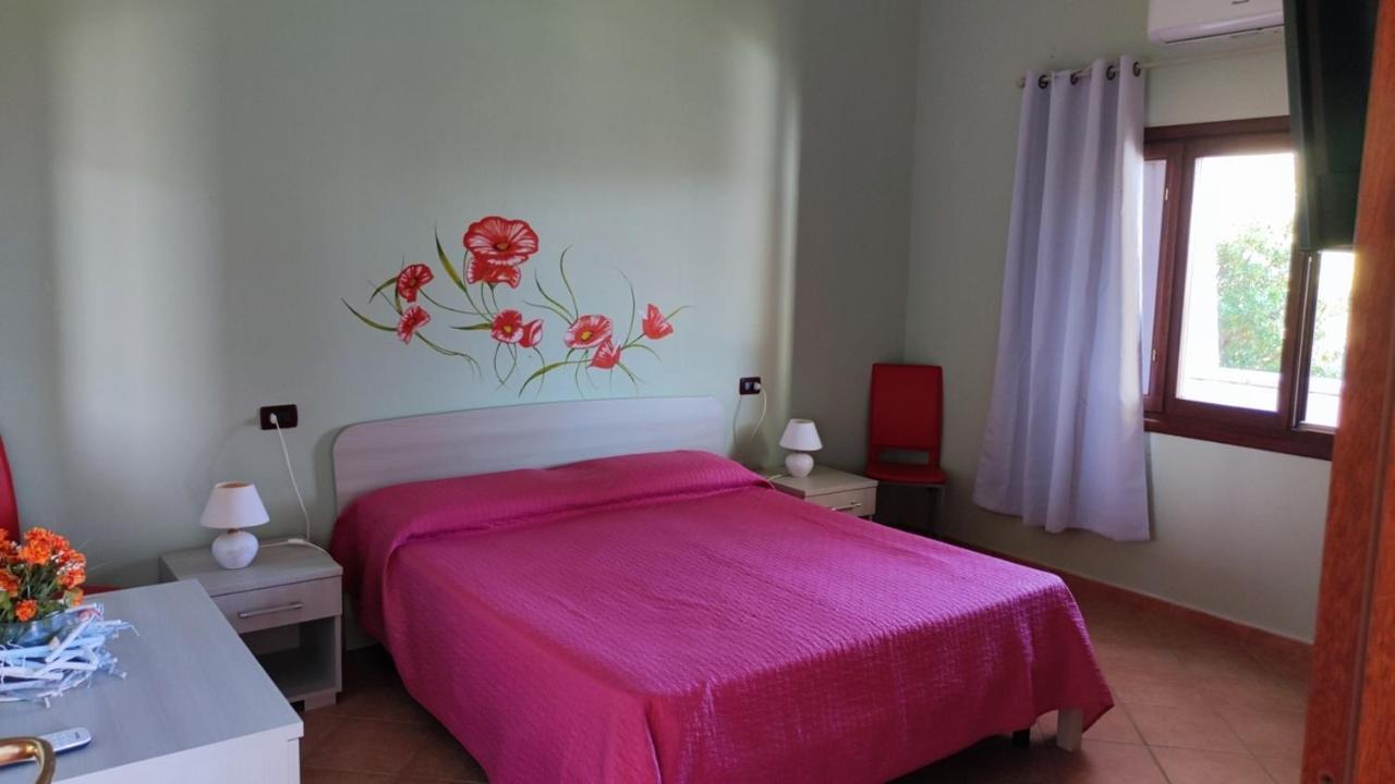 Casa L'Ulivariu Affittacamere San Teodoro  Bagian luar foto