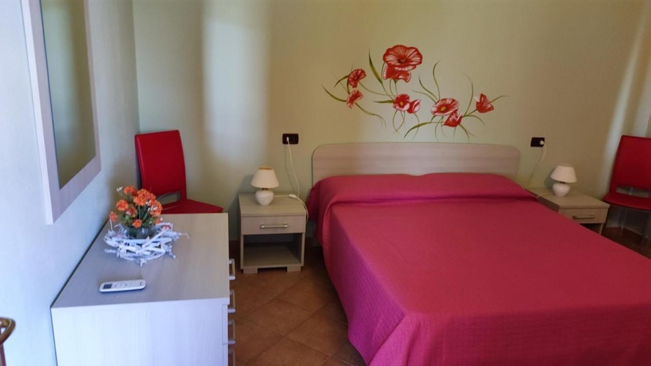 Casa L'Ulivariu Affittacamere San Teodoro  Bagian luar foto